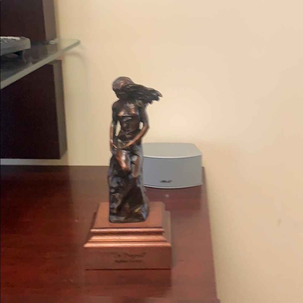 Bobby Carlyle women in progress bronze statue